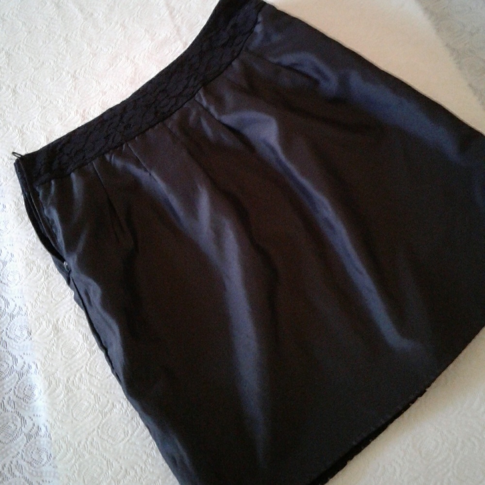 🌺 Black Lace H&M Fully Lined Lace Skirt - Picture 6 of 11